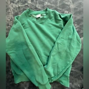 Aritzia perfect cozy semi cropped crewneck size small!!